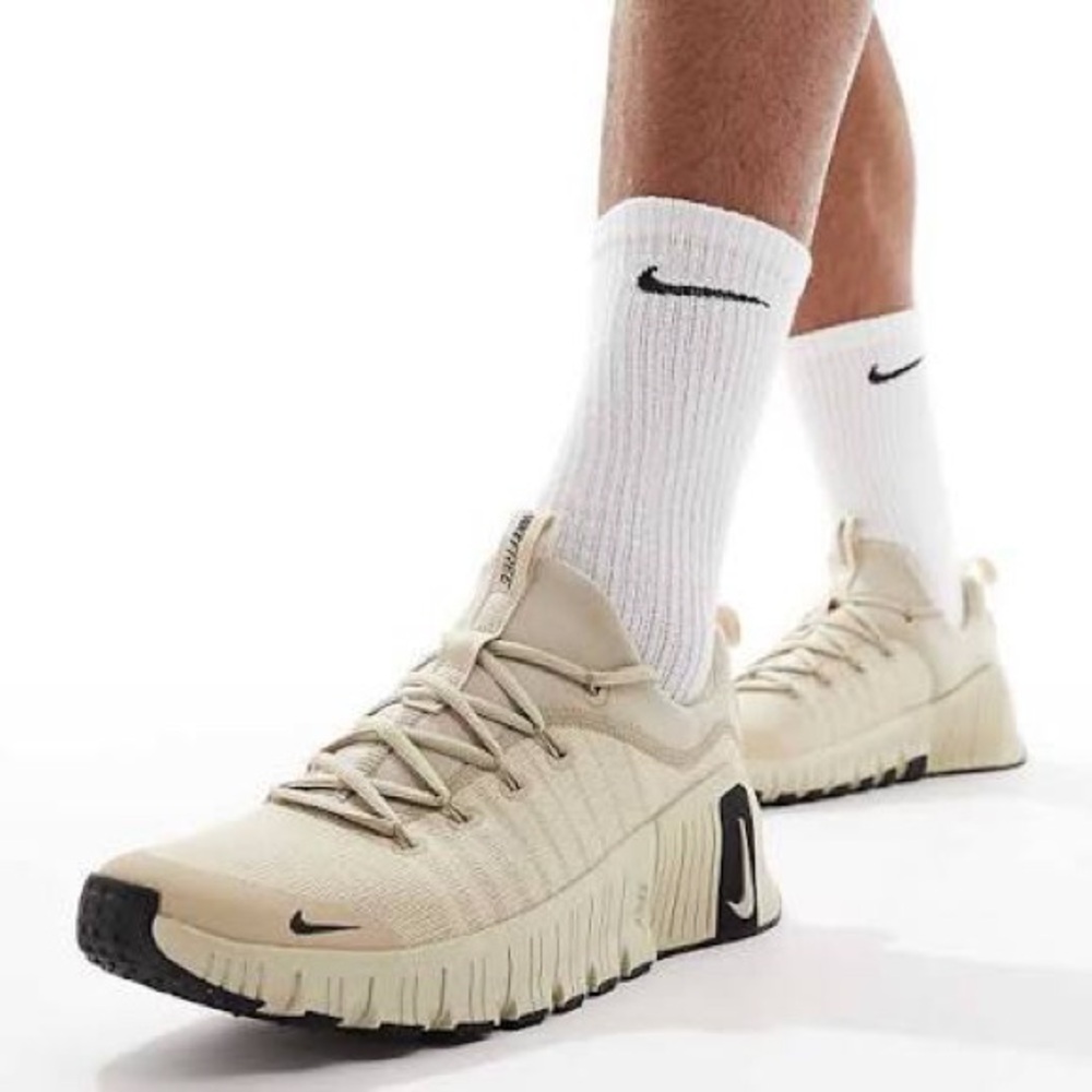 Nike Free Metcon 6 Athletic Shoes. Tan. Sz 12